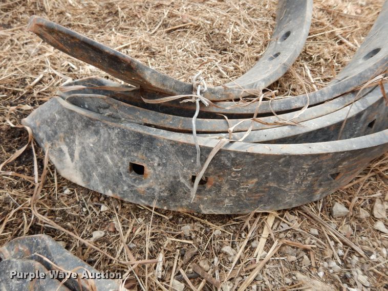 image for item DE4213 Allis Chalmers Min-Till disk ripper