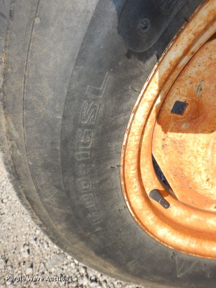 image for item DH4302 Allis Chalmers 5040 tractor