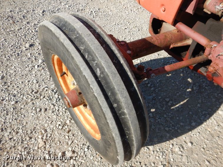 image for item DH4302 Allis Chalmers 5040 tractor