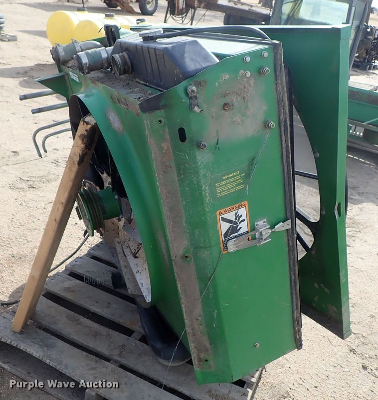 image for item FF9278 John Deere 9500 radiator assembly