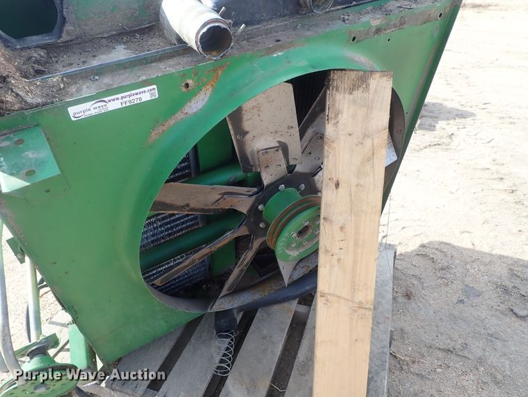 image for item FF9278 John Deere 9500 radiator assembly