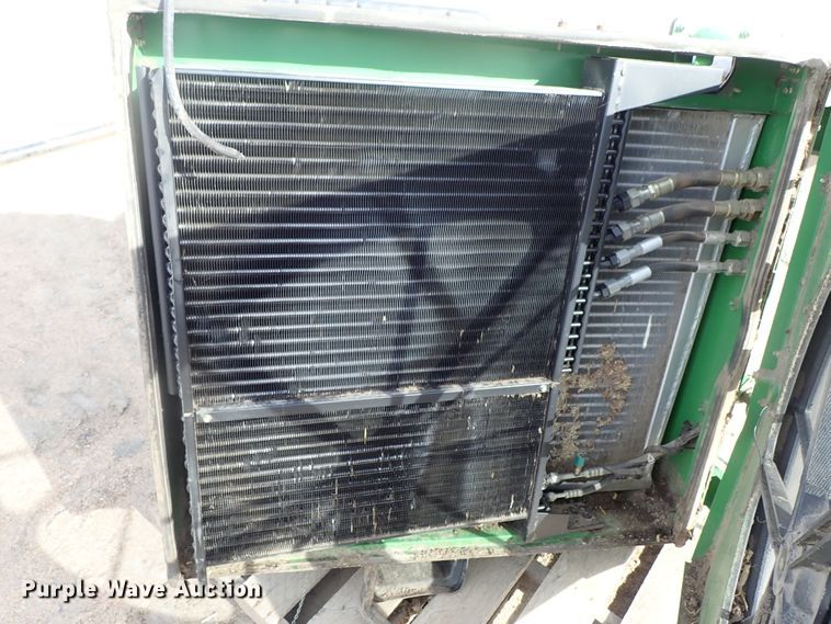image for item FF9278 John Deere 9500 radiator assembly