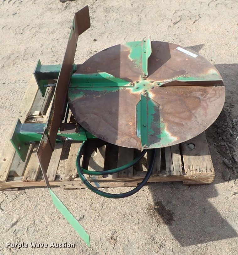 image for item FF9281 John Deere 9500 chaff spreader