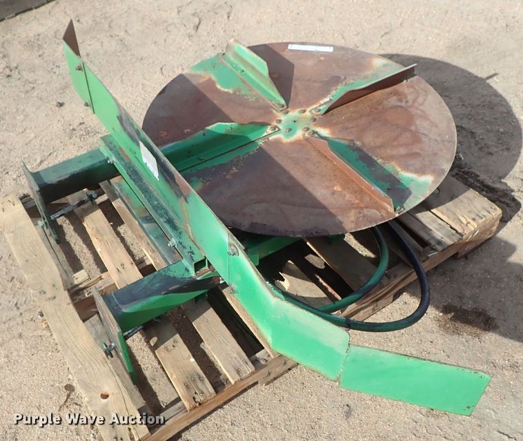 image for item FF9281 John Deere 9500 chaff spreader