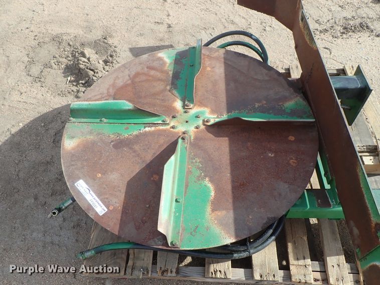 image for item FF9281 John Deere 9500 chaff spreader