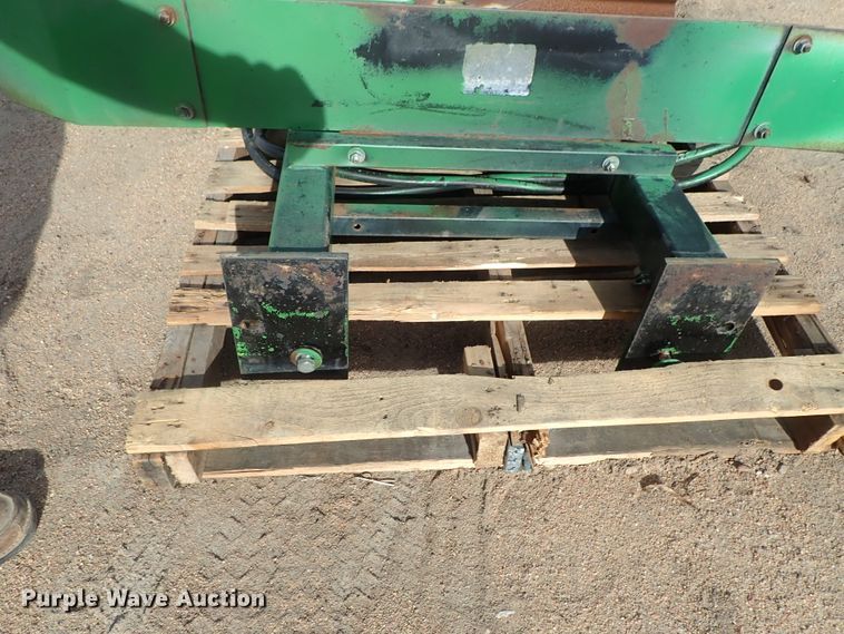 image for item FF9281 John Deere 9500 chaff spreader