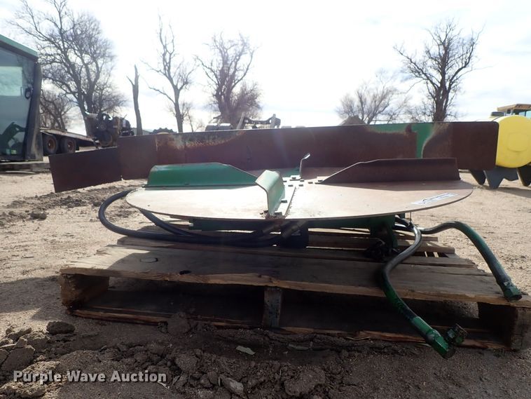 image for item FF9281 John Deere 9500 chaff spreader