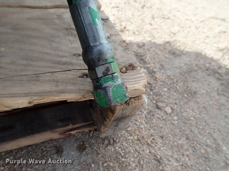 image for item FF9281 John Deere 9500 chaff spreader