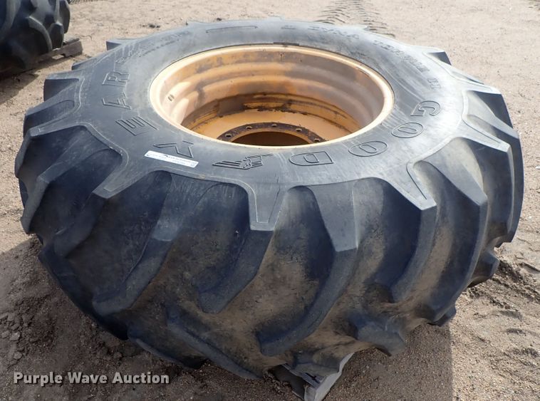 image for item FF9286 Goodyear 24.5-32 tire and wheel