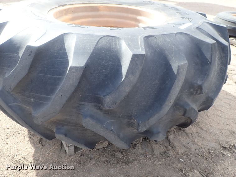 image for item FF9286 Goodyear 24.5-32 tire and wheel