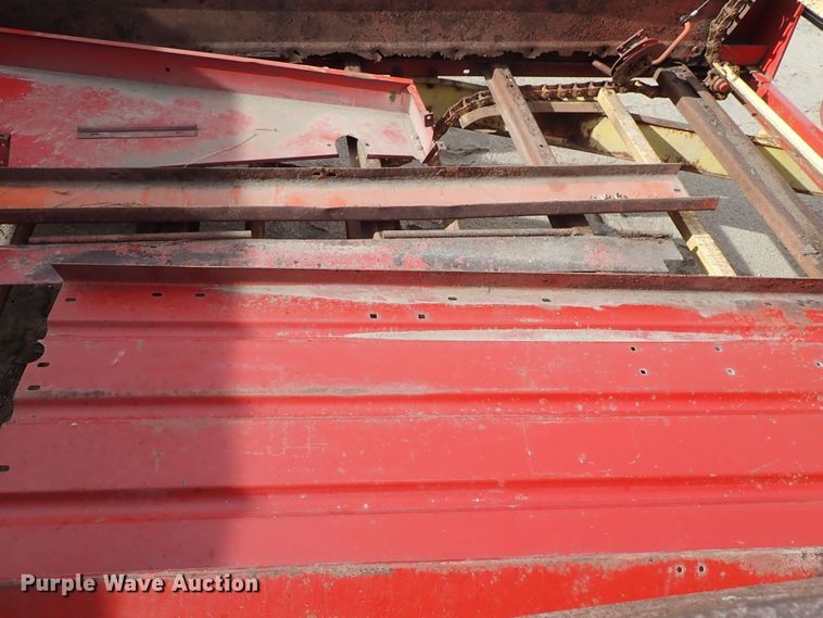 image for item FF9289 New Holland 791 manure spreader