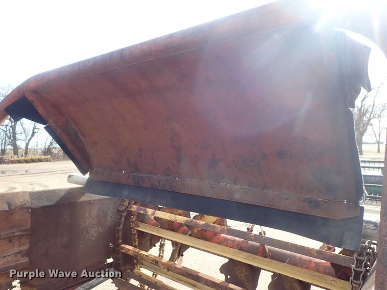 image for item FF9289 New Holland 791 manure spreader