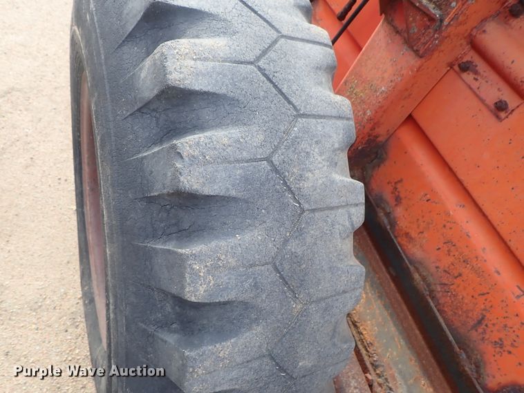 image for item FF9289 New Holland 791 manure spreader