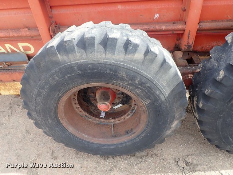 image for item FF9289 New Holland 791 manure spreader