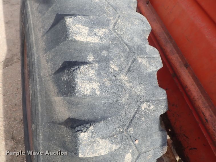 image for item FF9289 New Holland 791 manure spreader