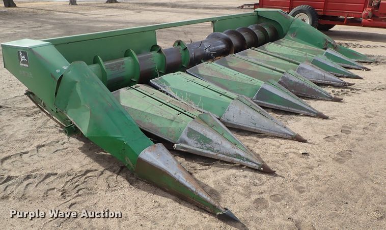 image for item FF9293 John Deere 853A All-Crop row head