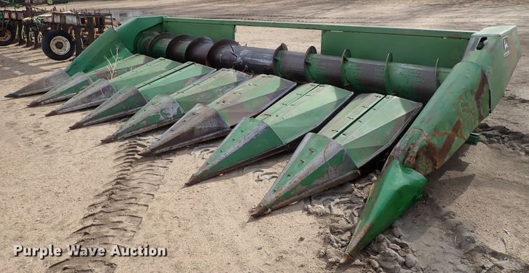 image for item FF9293 John Deere 853A All-Crop row head