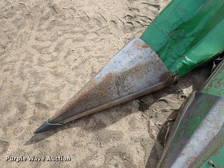 image for item FF9293 John Deere 853A All-Crop row head