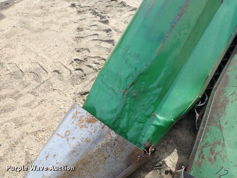 image for item FF9293 John Deere 853A All-Crop row head