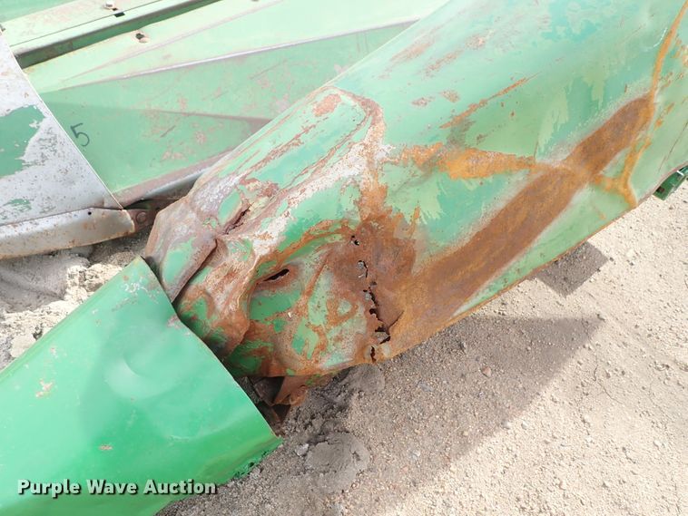 image for item FF9293 John Deere 853A All-Crop row head