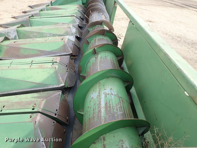 image for item FF9293 John Deere 853A All-Crop row head