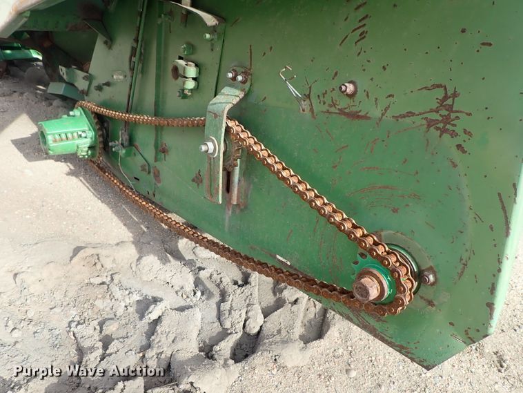 image for item FF9293 John Deere 853A All-Crop row head