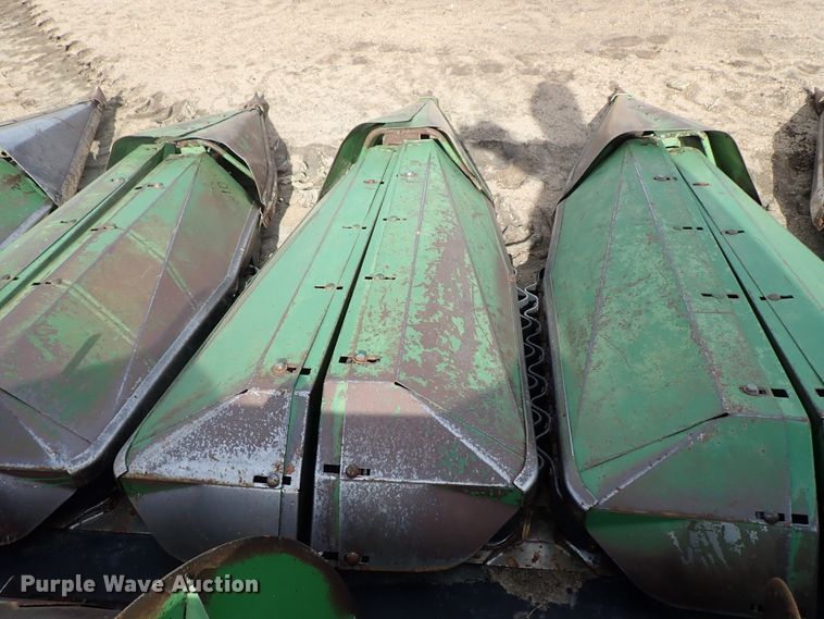 image for item FF9293 John Deere 853A All-Crop row head