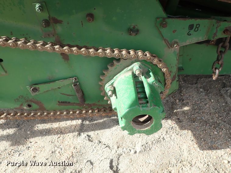 image for item FF9293 John Deere 853A All-Crop row head