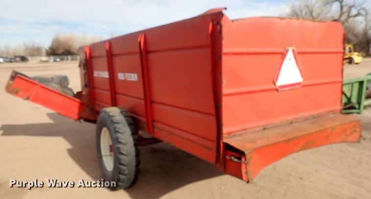 image for item FF9294 Eitzen 1800 feed wagon