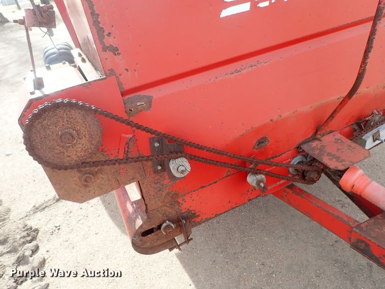 image for item FF9294 Eitzen 1800 feed wagon