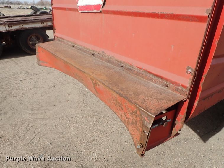 image for item FF9294 Eitzen 1800 feed wagon