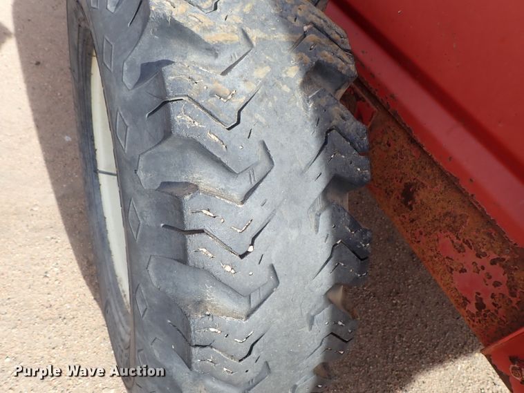 image for item FF9294 Eitzen 1800 feed wagon