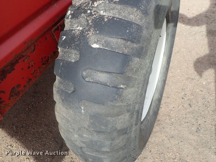 image for item FF9294 Eitzen 1800 feed wagon