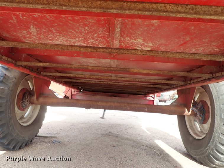 image for item FF9294 Eitzen 1800 feed wagon