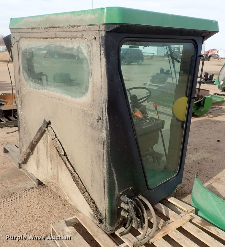 image for item FF9296 John Deere 9500 cab