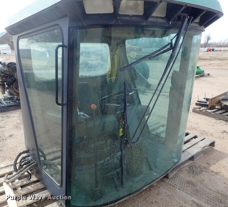 image for item FF9296 John Deere 9500 cab