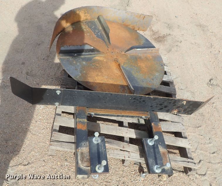 image for item FF9297 John Deere 9500 chaff spreader