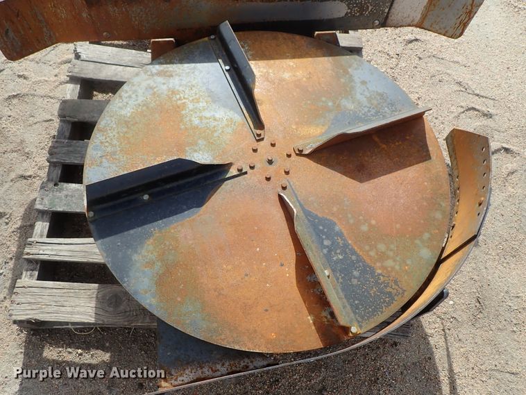 image for item FF9297 John Deere 9500 chaff spreader