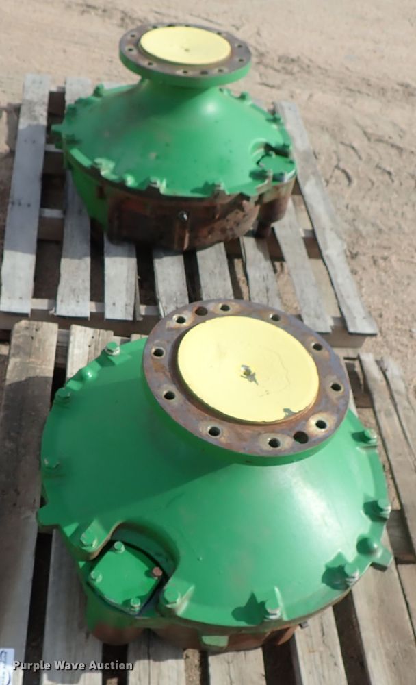 image for item FF9299 (2) John Deere 9500 hubs