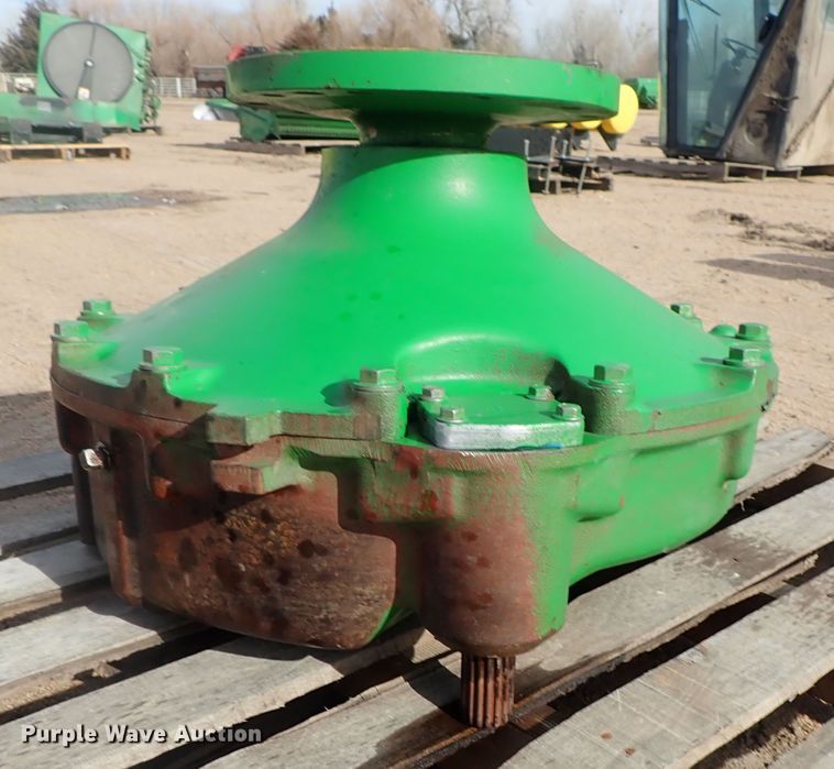 image for item FF9299 (2) John Deere 9500 hubs