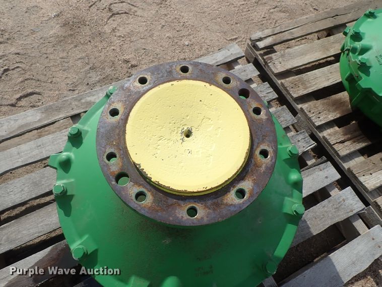 image for item FF9299 (2) John Deere 9500 hubs