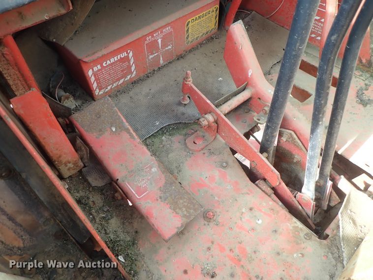 image for item FF9306 Hesston 620 windrower