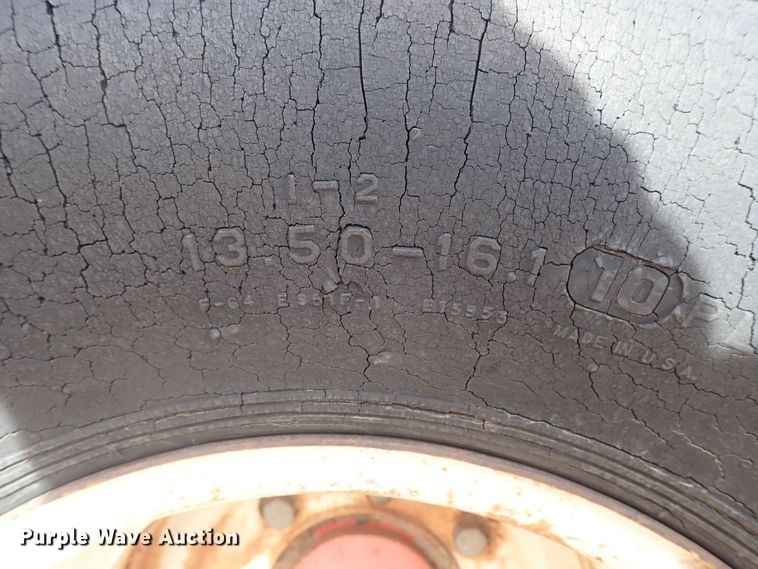 image for item FF9306 Hesston 620 windrower