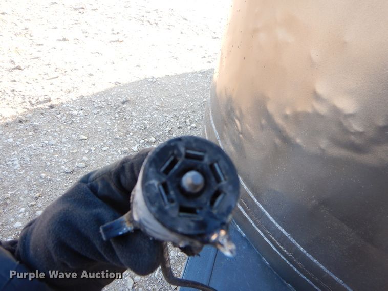 image for item GB9573 W-W livestock trailer