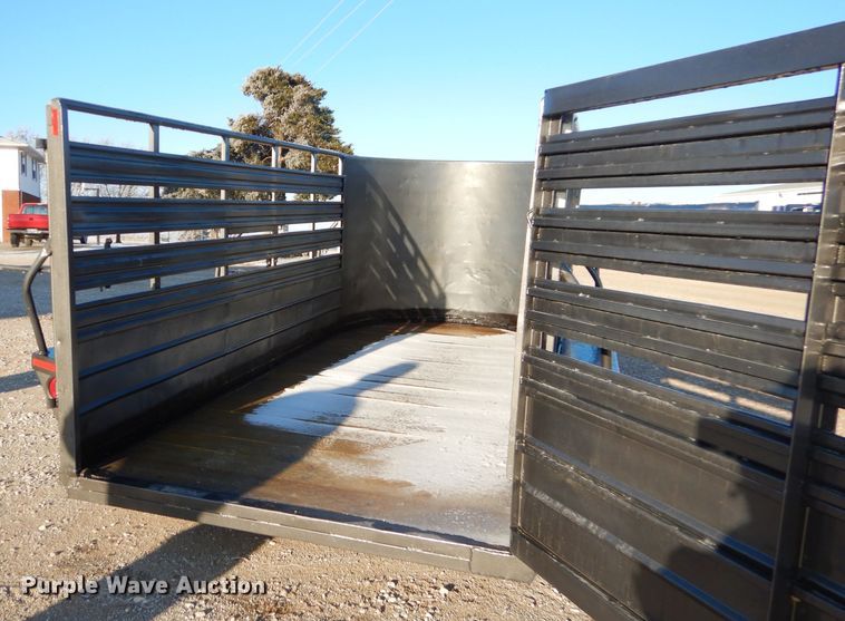 image for item GB9573 W-W livestock trailer