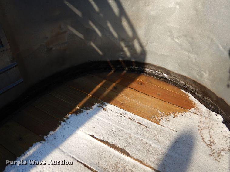 image for item GB9573 W-W livestock trailer