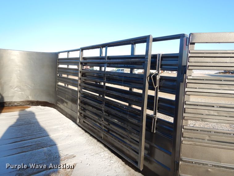 image for item GB9573 W-W livestock trailer