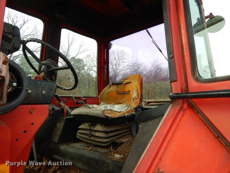 image for item GB9583 Belarus 560 tractor