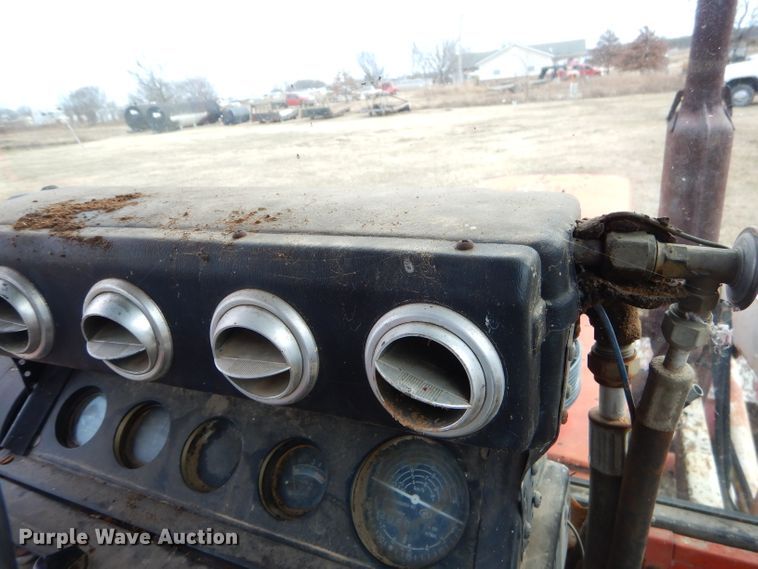 image for item GB9583 Belarus 560 tractor