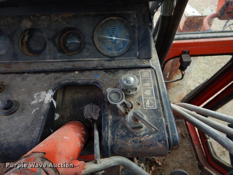 image for item GB9583 Belarus 560 tractor